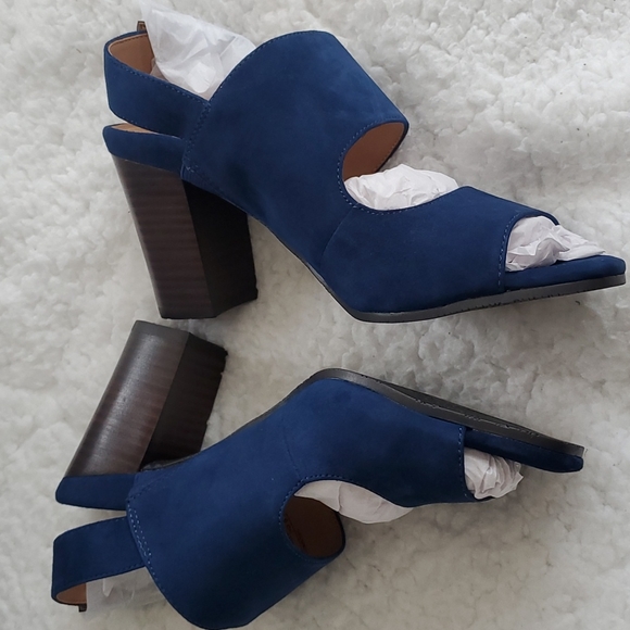 Vionic Bianca Suede Tort Buckle Heeled Sandals in Dark Blue - Picture 3 of 14